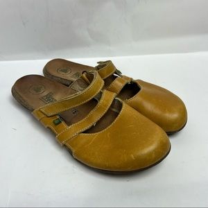 EL NATURALISTA Sz 9.5-10/41 Leather Flat Mules Slides
